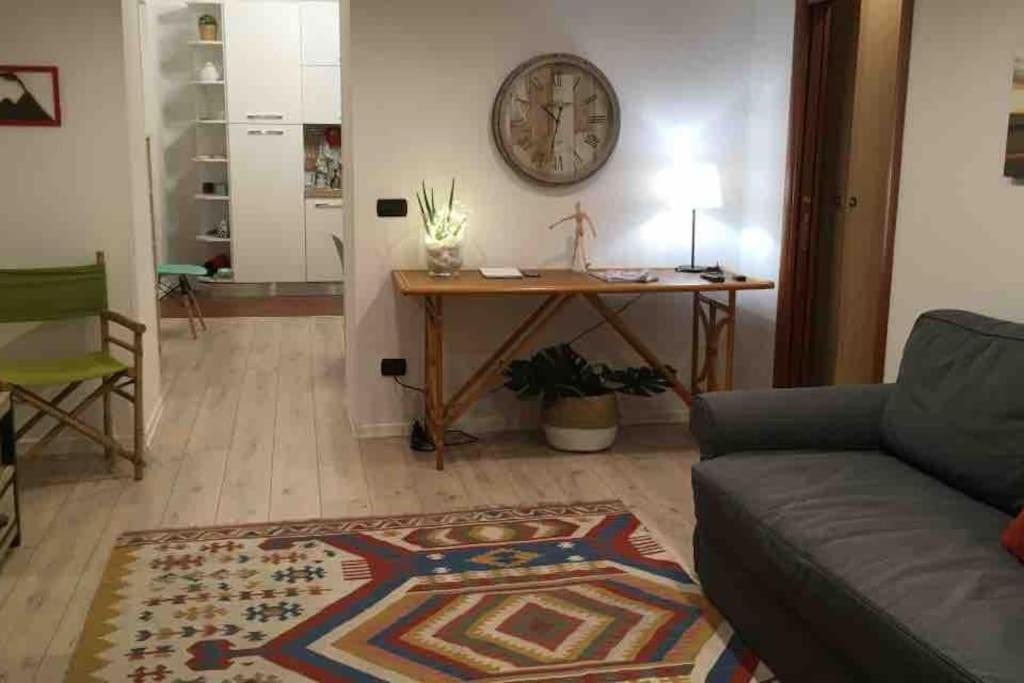 Casa Via Toledo. Centralissima E Vicina Al Porto Apartment Наполи Екстериор снимка