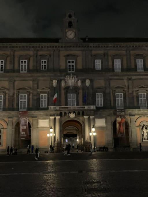 Casa Via Toledo. Centralissima E Vicina Al Porto Apartment Наполи Екстериор снимка