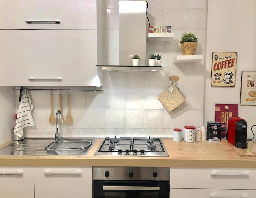 Casa Via Toledo. Centralissima E Vicina Al Porto Apartment Наполи Екстериор снимка